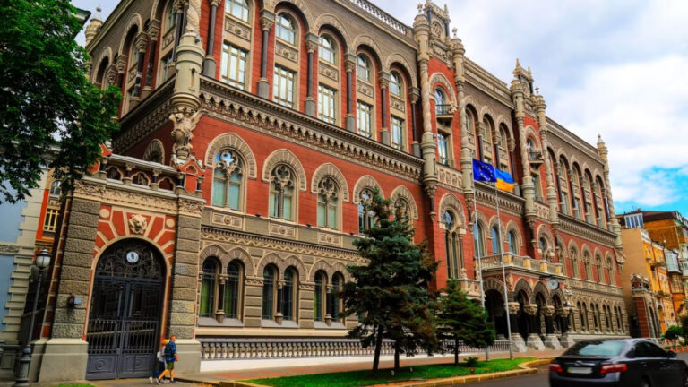 НБУ скасовував ліцензії страхових компаній Фрідмана та Богуслаєва