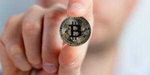 НБУ не відмовиться від своєї позиції щодо криптовалют - заявила Рожкова