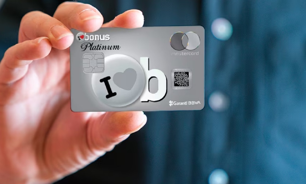 Mastercard випустила картку з вбудованим сканером відбитків