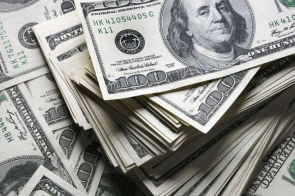 Продаж доларів США / Фото: finbalance